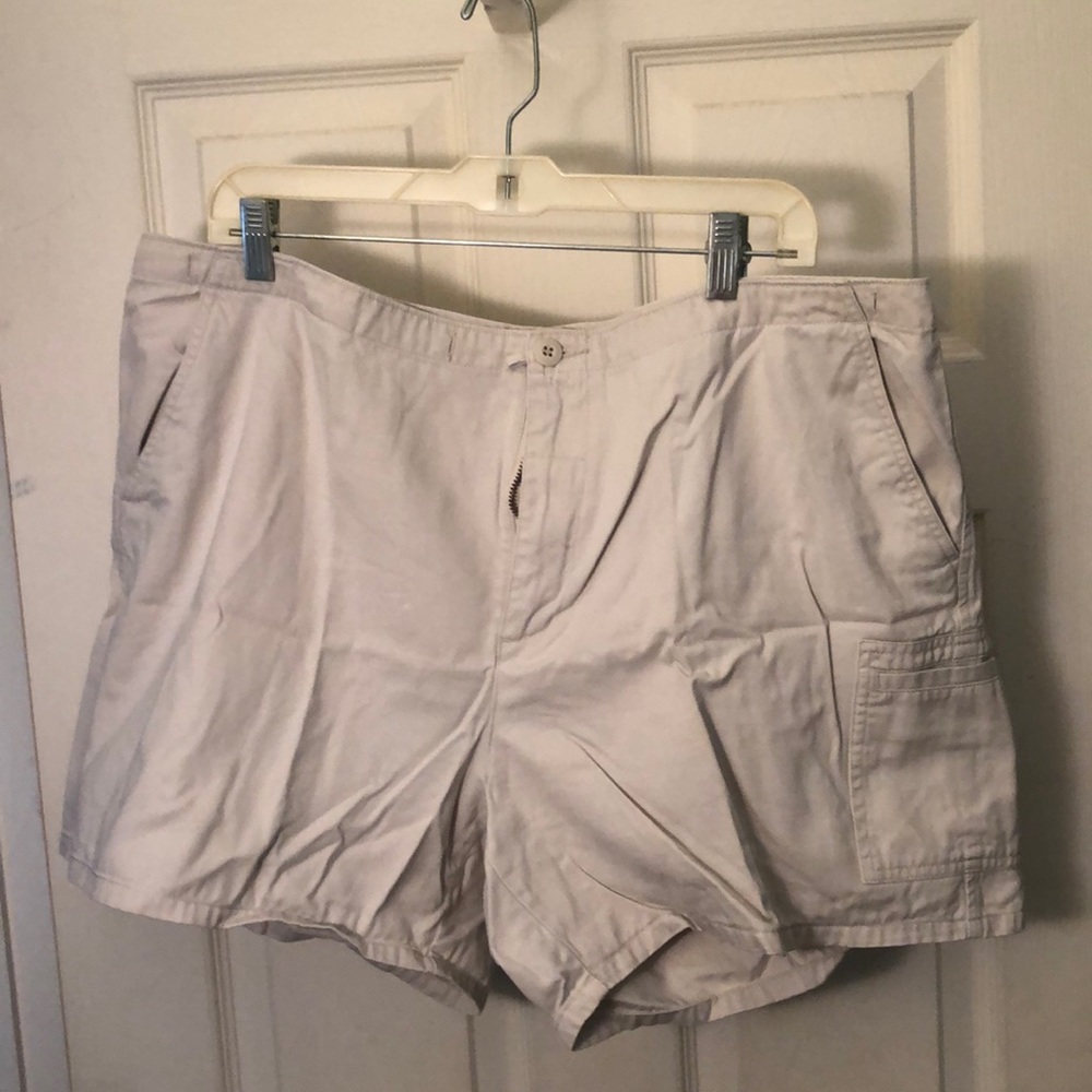 Tan 5” inseam Venezia Shorts